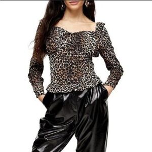 LONG SLEEVE SWEETHEART CHEETAH TOP